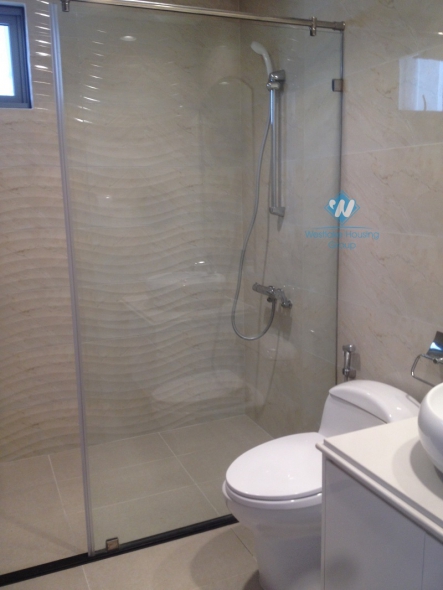 Modern two bedrooms for rent in Vinhomes Nguyen Chi Thanh, Dong Da, Ha Noi